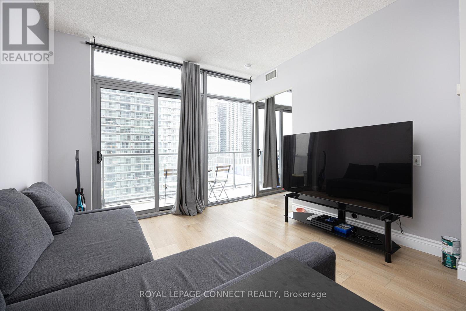 1215 - 105 The Queensway, Toronto, Ontario  M6S 5B5 - Photo 14 - W12098297