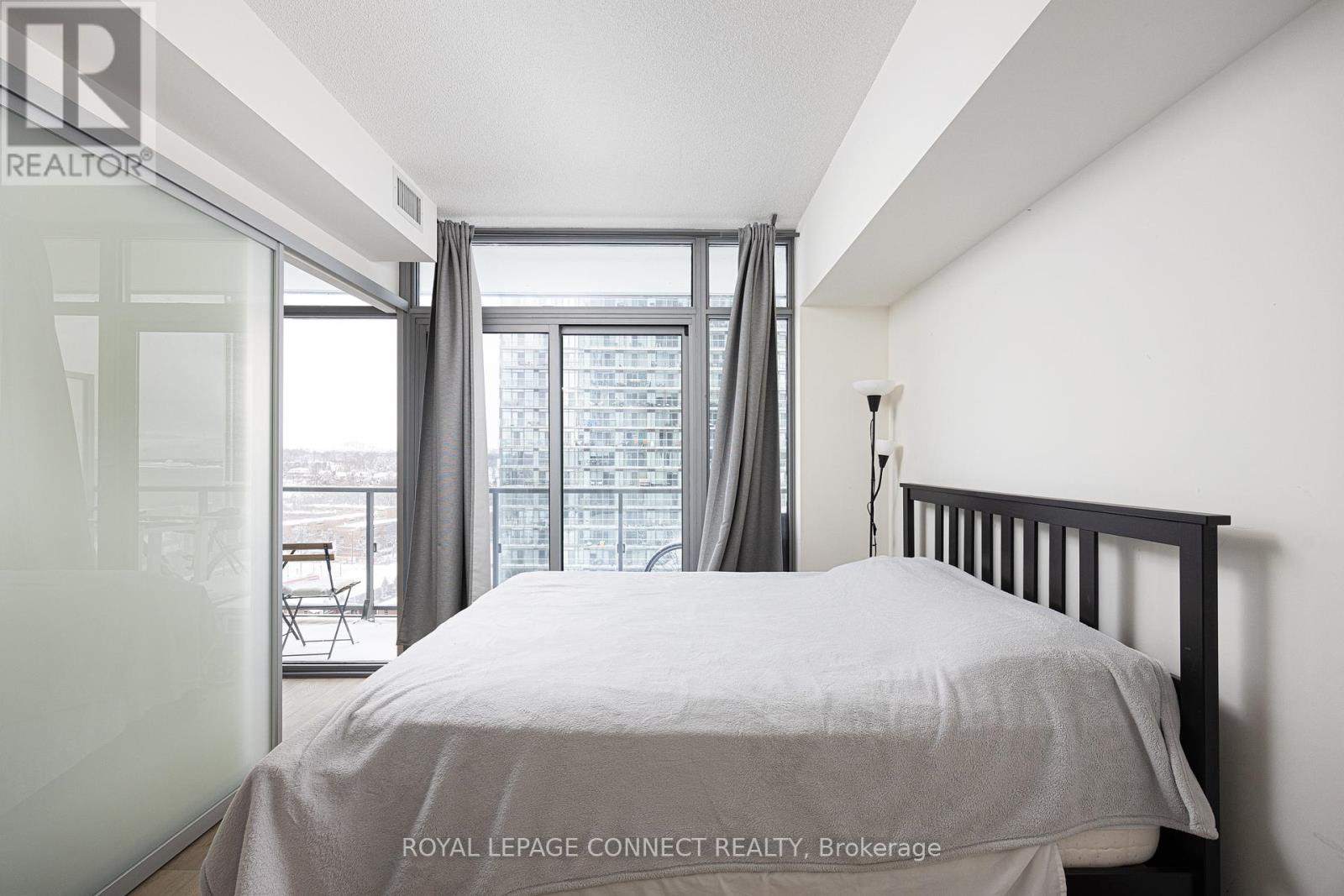 1215 - 105 The Queensway, Toronto, Ontario  M6S 5B5 - Photo 16 - W12098297