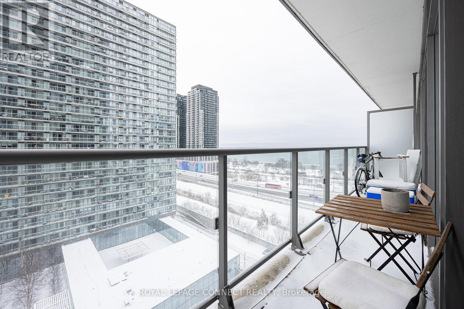 1215 - 105 The Queensway, Toronto, Ontario  M6S 5B5 - Photo 20 - W12098297