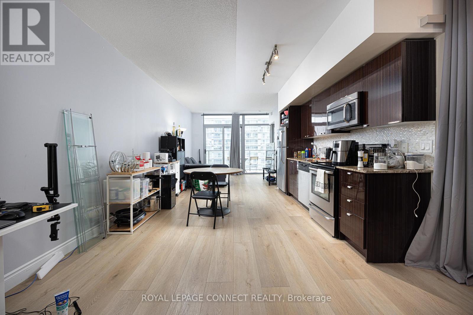 1215 - 105 The Queensway, Toronto, Ontario  M6S 5B5 - Photo 3 - W12098297