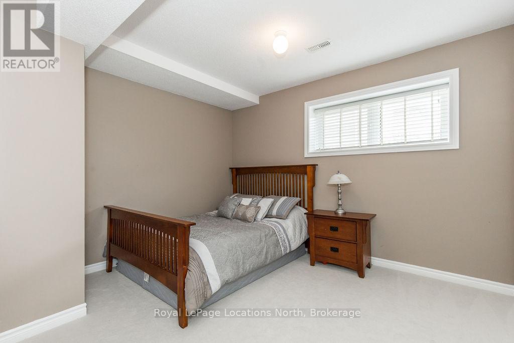 58 Waterview Road, Wasaga Beach, Ontario  L9Z 0E9 - Photo 33 - S12082561