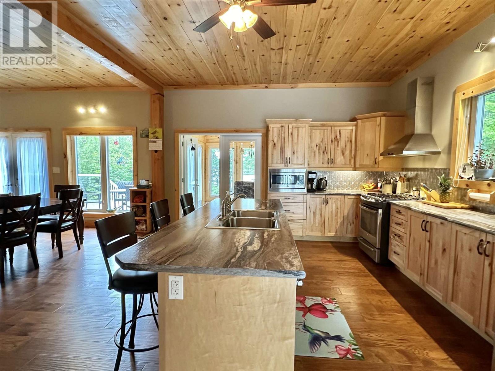 837 Stanrock Rd, Elliot Lake, Ontario  P5A 2S9 - Photo 10 - SM250829