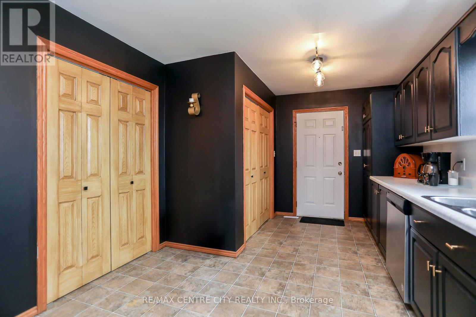 212 Queen Street, West Elgin (Rodney), Ontario  N0L 2C0 - Photo 20 - X12098384