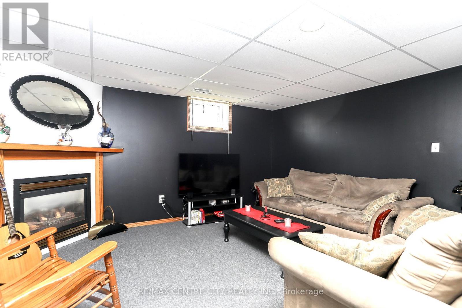 212 Queen Street, West Elgin (Rodney), Ontario  N0L 2C0 - Photo 38 - X12098384