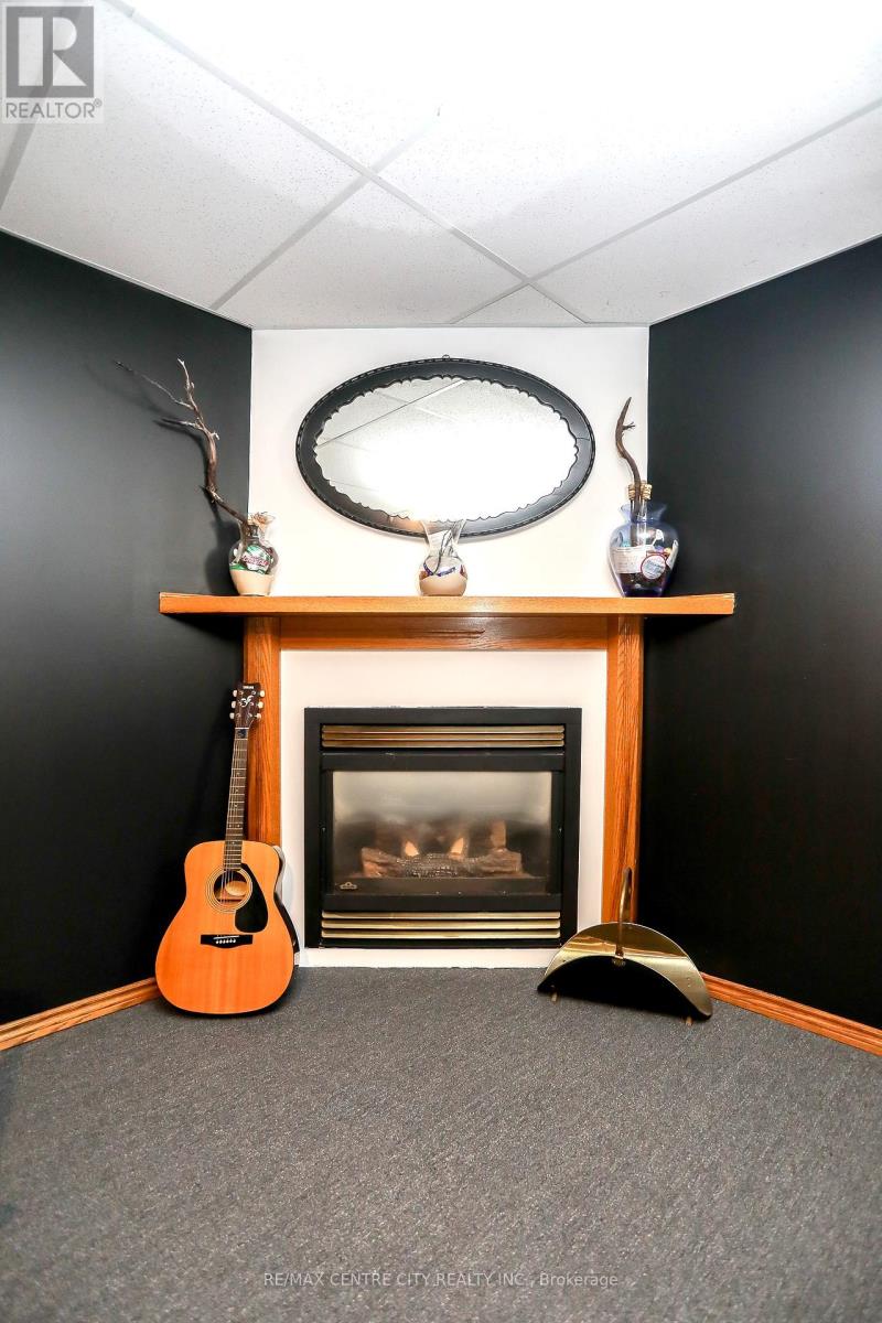 212 Queen Street, West Elgin (Rodney), Ontario  N0L 2C0 - Photo 39 - X12098384