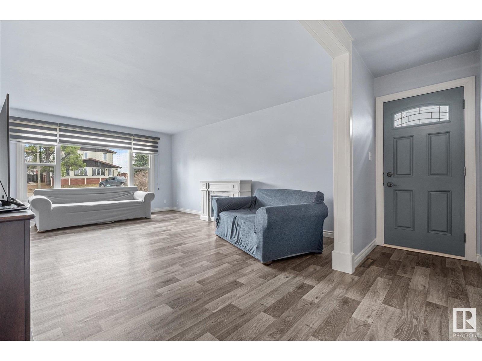 Property at 5007 55 AV image 3