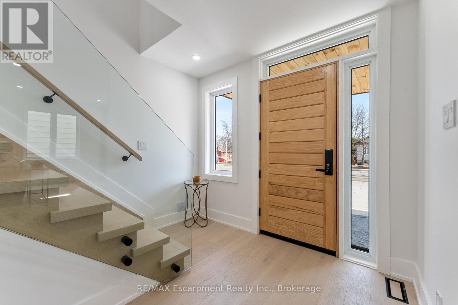 Property at 4392 ONTARIO STREET image 4