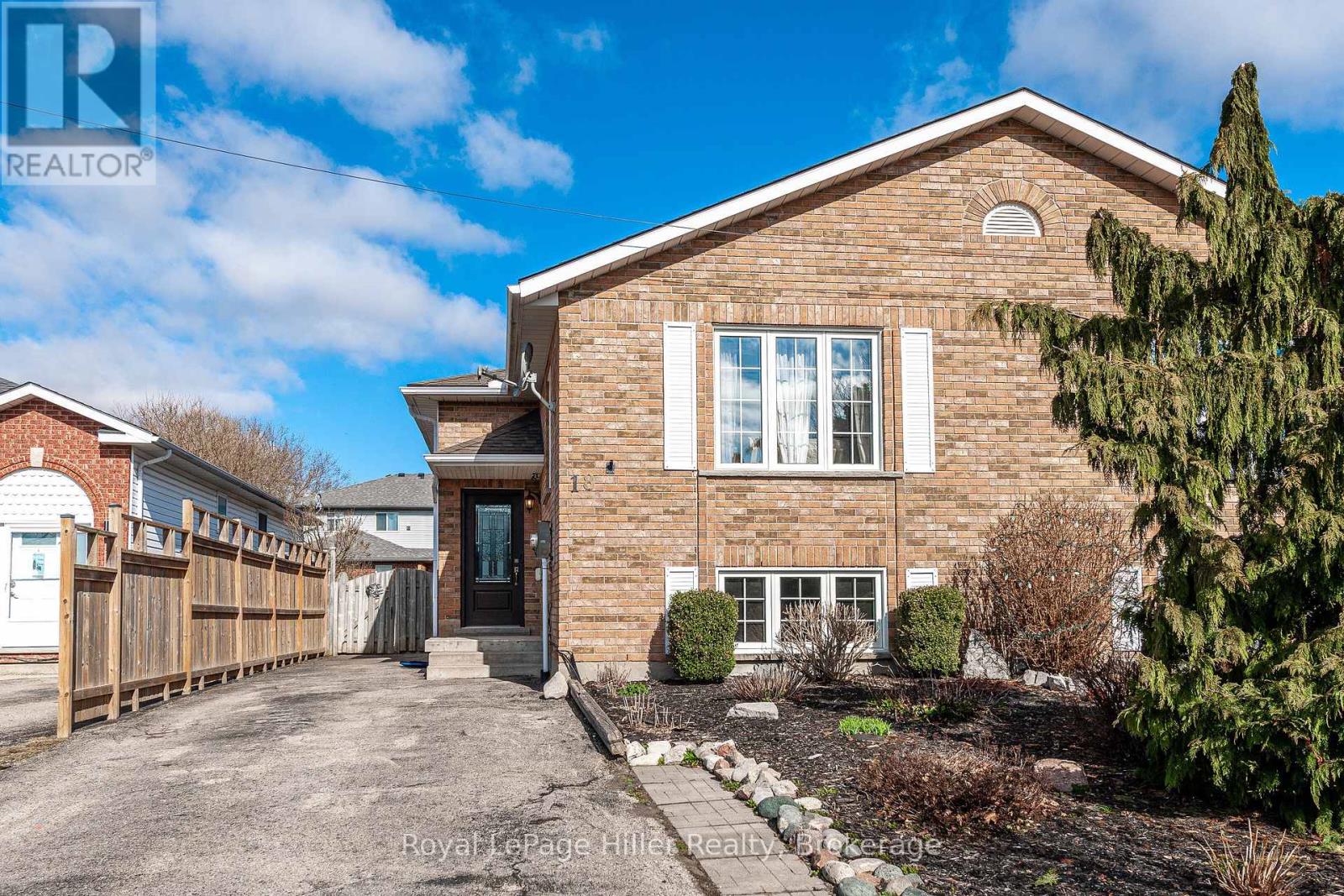 Property at 18 GEMMELL COURT image 2