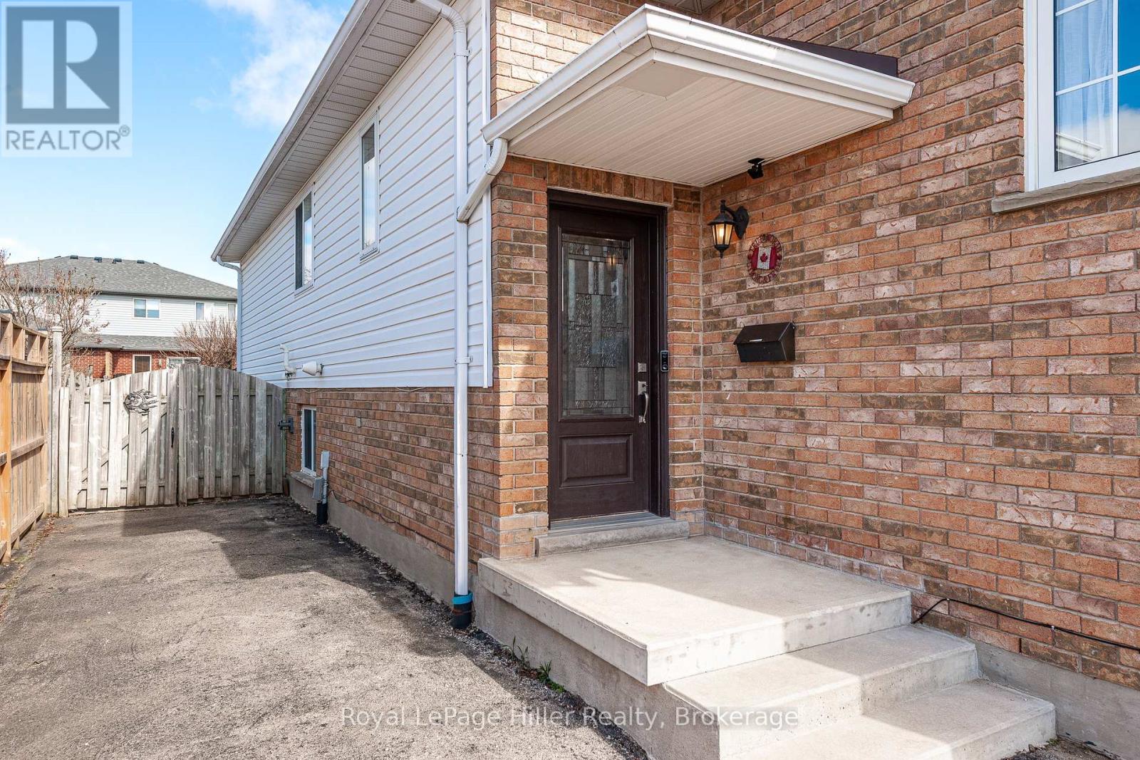 Property at 18 GEMMELL COURT image 3