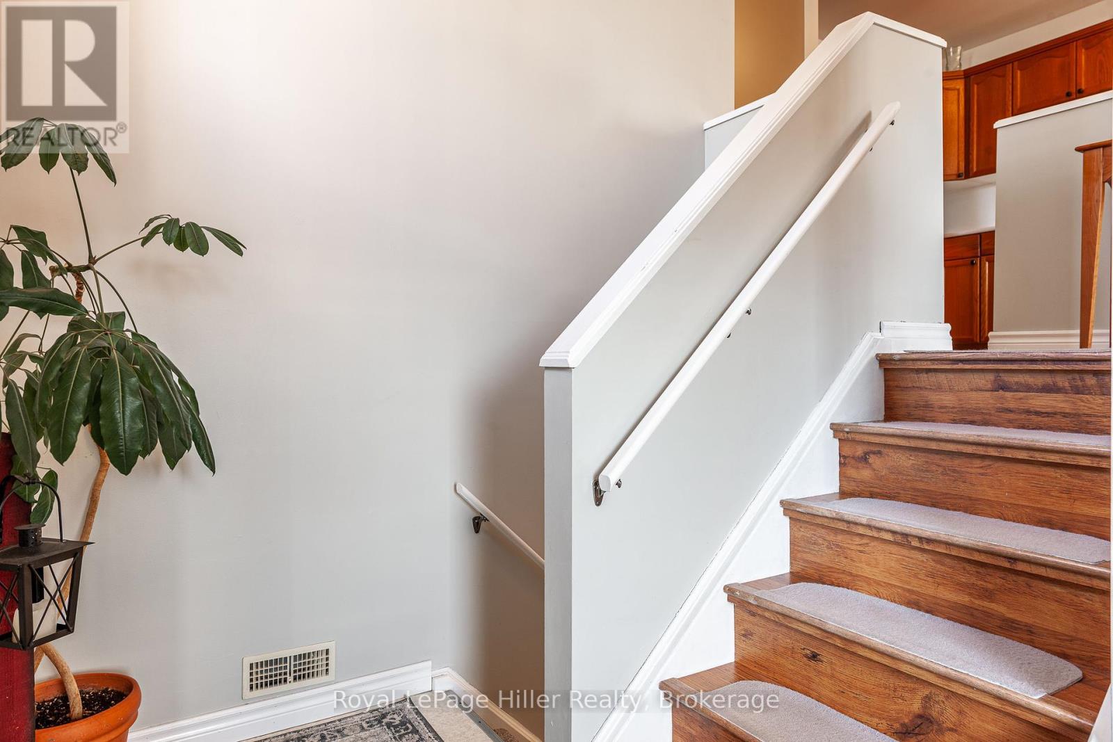 18 Gemmell Court, Stratford, Ontario  N5A 7W9 - Photo 5 - X12098387