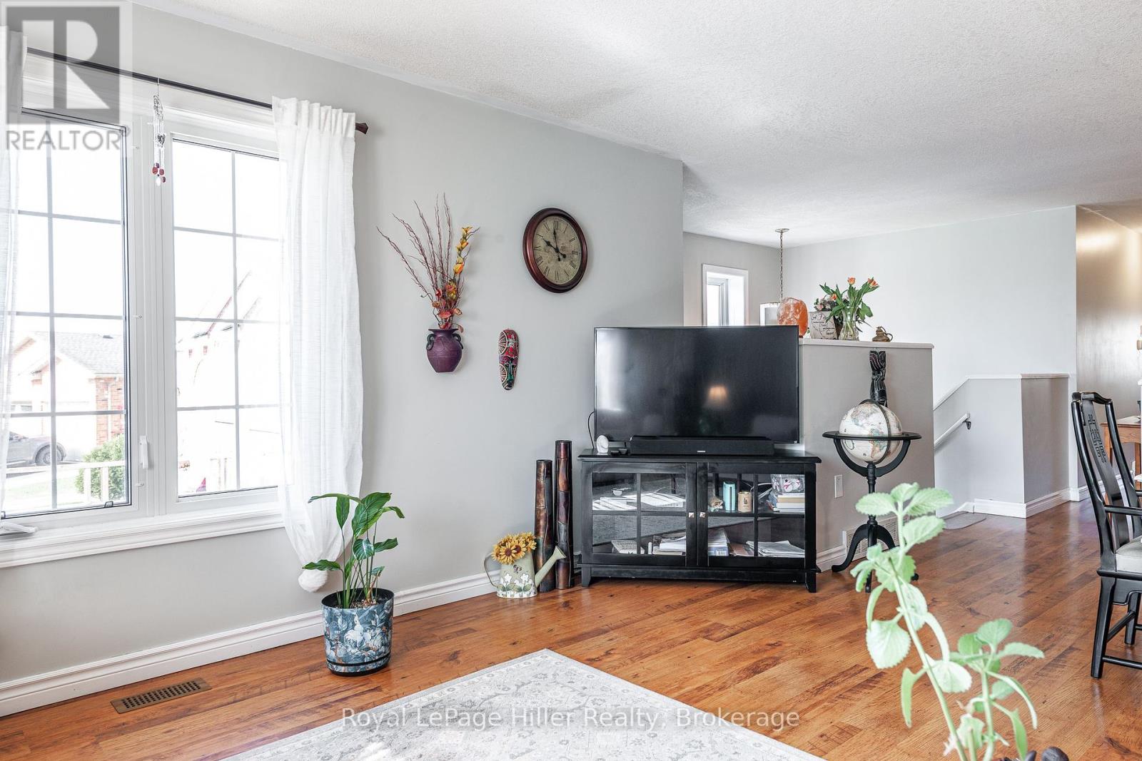 18 Gemmell Court, Stratford, Ontario  N5A 7W9 - Photo 8 - X12098387