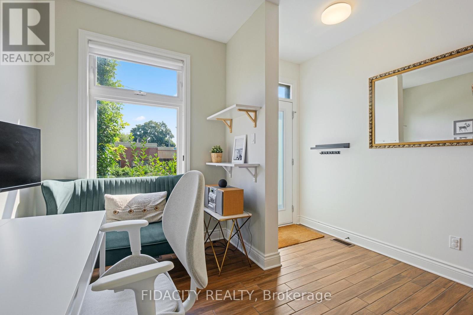 Property at 288 CAMBRIDGE STREET N image 5