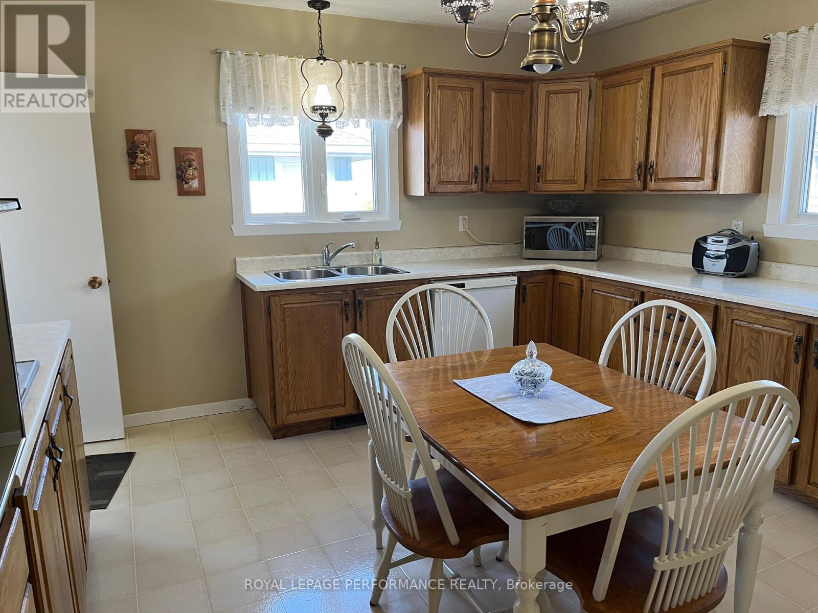 614 Montcalm Street, Hawkesbury, Ontario  K6A 1V3 - Photo 7 - X12097949