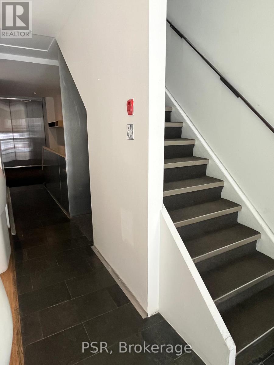 5 Camden Street, Toronto, Ontario  M5V 1V2 - Photo 3 - C12098447
