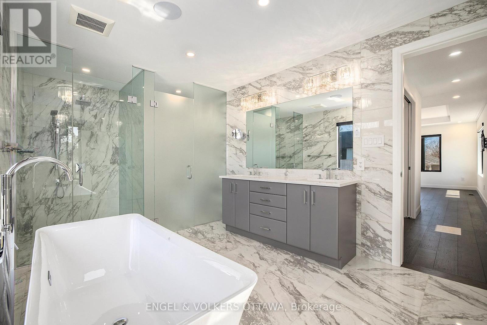 888 Melwood Avenue, Ottawa, Ontario  K2A 3C3 - Photo 24 - X12098397