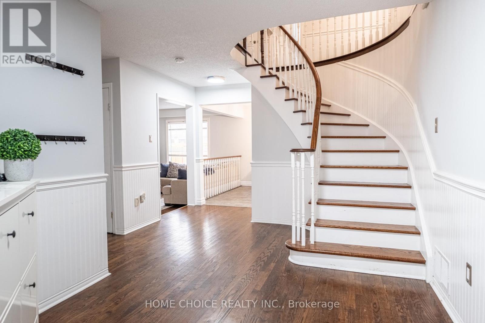 27 Doncaster Crescent, Clarington, Ontario  L1B 1E8 - Photo 4 - E12098420