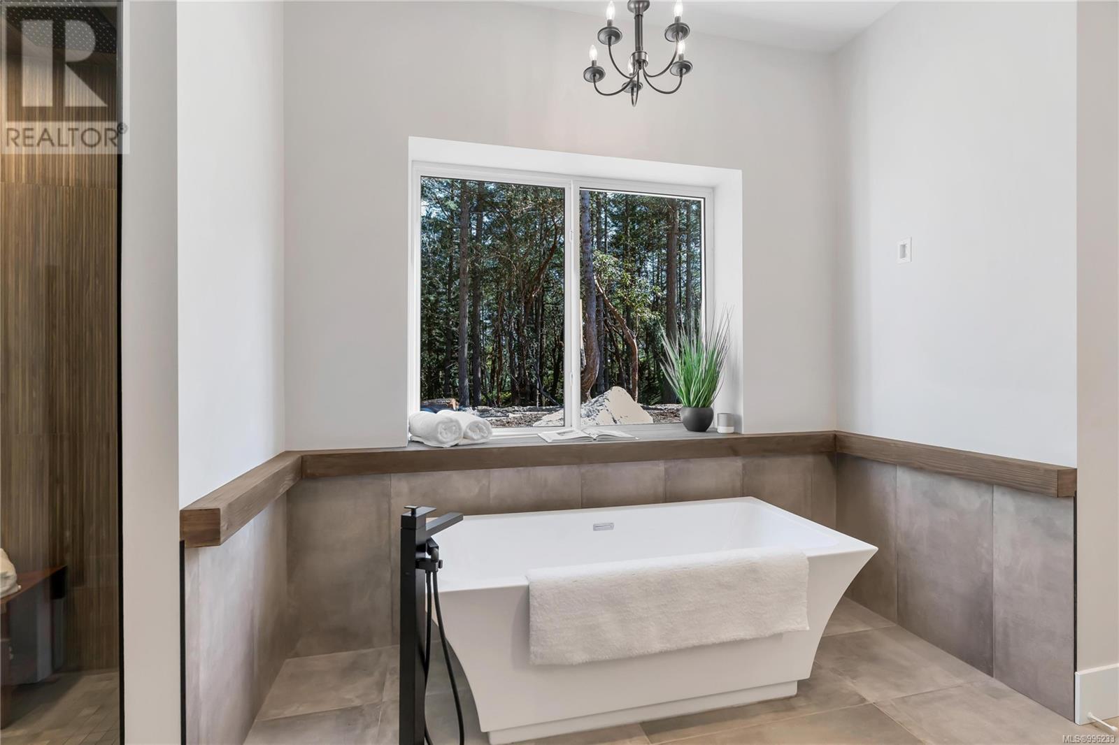 6707 Willis Point Rd, Central Saanich, British Columbia  V9E 2A2 - Photo 34 - 996233