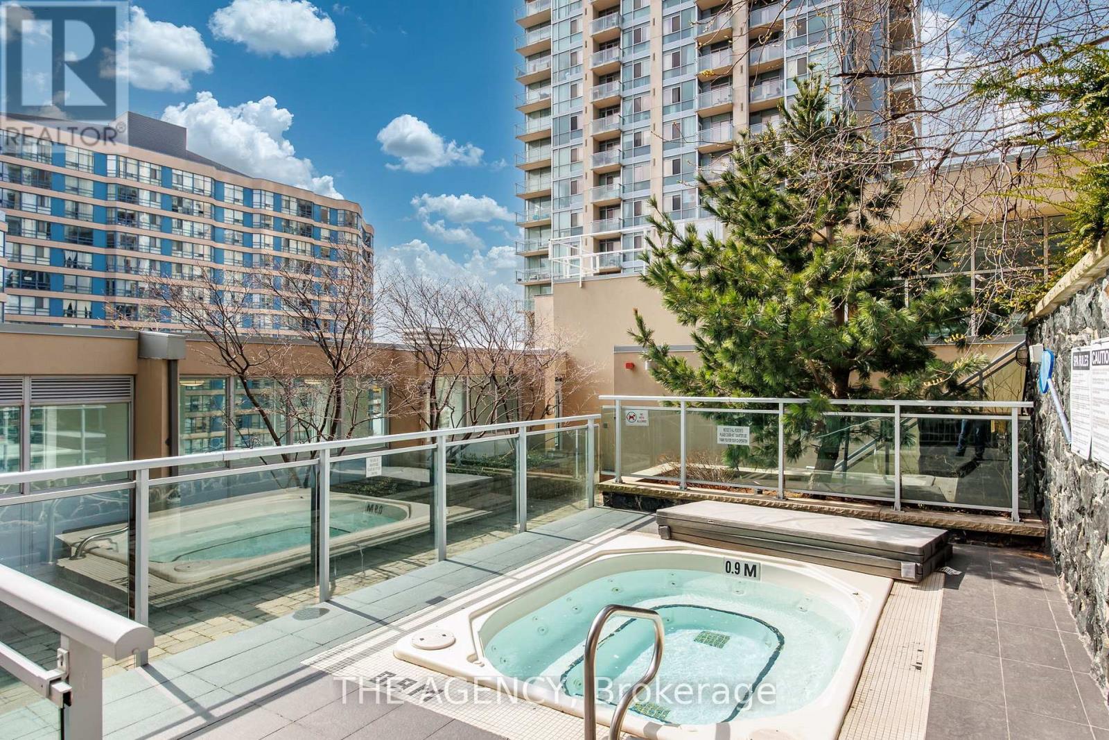 911 - 223 Webb Drive, Mississauga, Ontario  L5B 0E8 - Photo 24 - W12098377