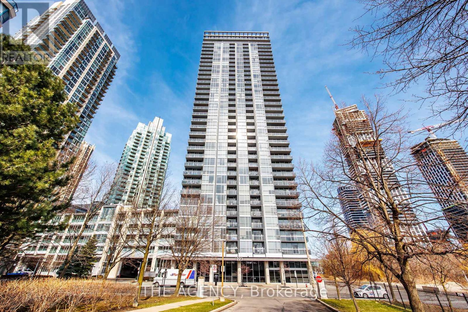 911 - 223 Webb Drive, Mississauga, Ontario  L5B 0E8 - Photo 26 - W12098377