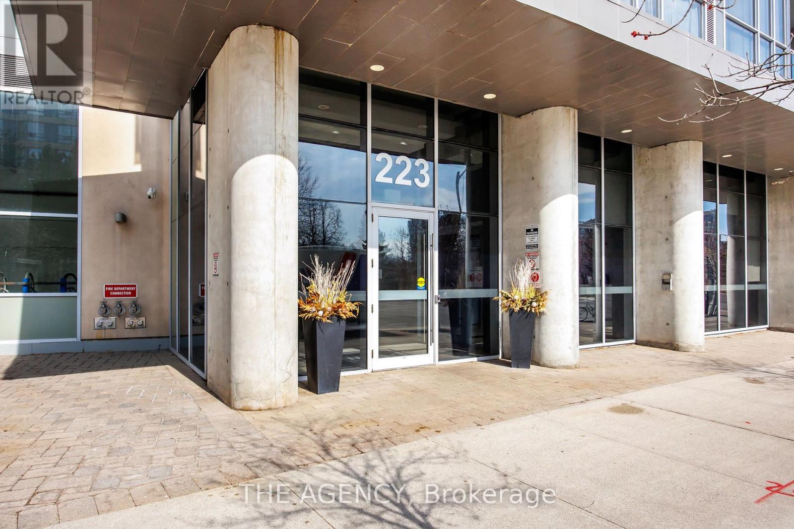 911 - 223 Webb Drive, Mississauga, Ontario  L5B 0E8 - Photo 28 - W12098377