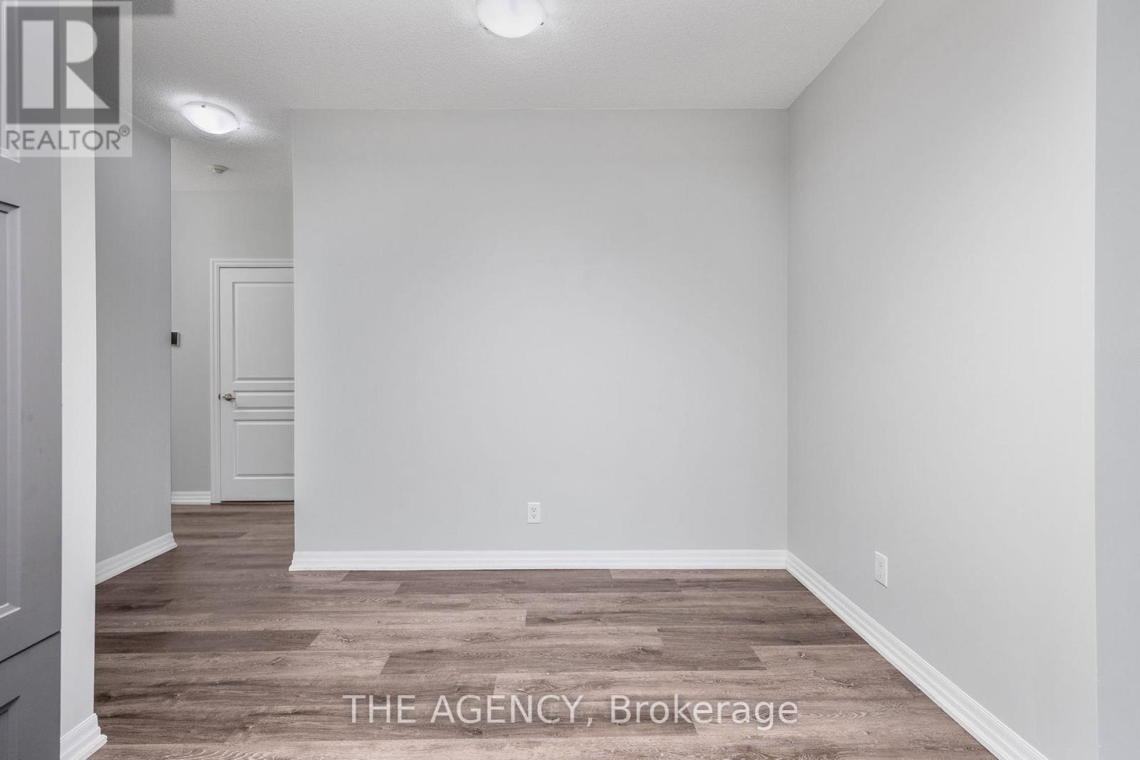 911 - 223 Webb Drive, Mississauga, Ontario  L5B 0E8 - Photo 9 - W12098377