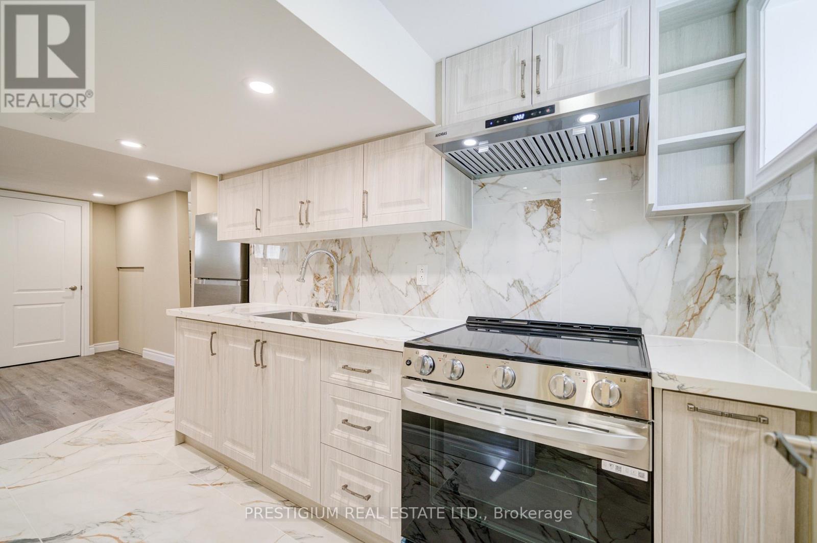 6 Willis Drive, Brampton, Ontario  L6W 1A9 - Photo 37 - W12098413