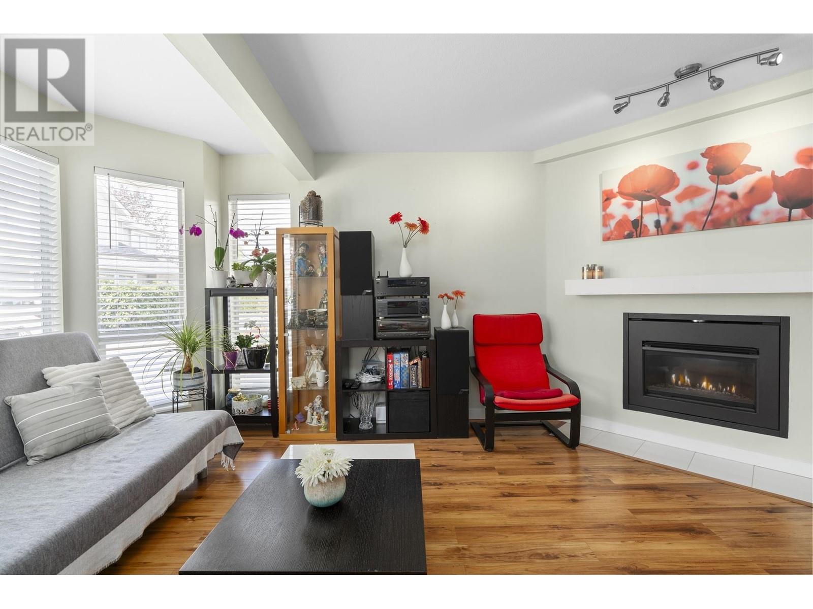 Property at 15 18951 FORD ROAD image 4