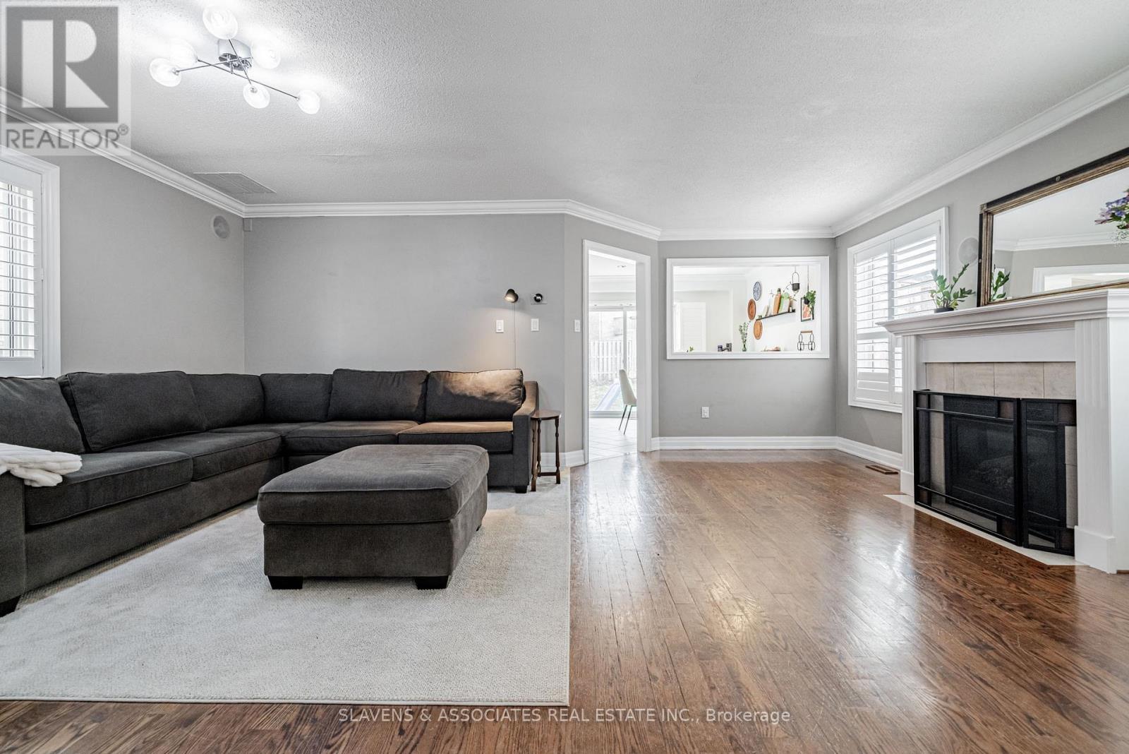 Property at 11 BESTVIEW CRESCENT image 4