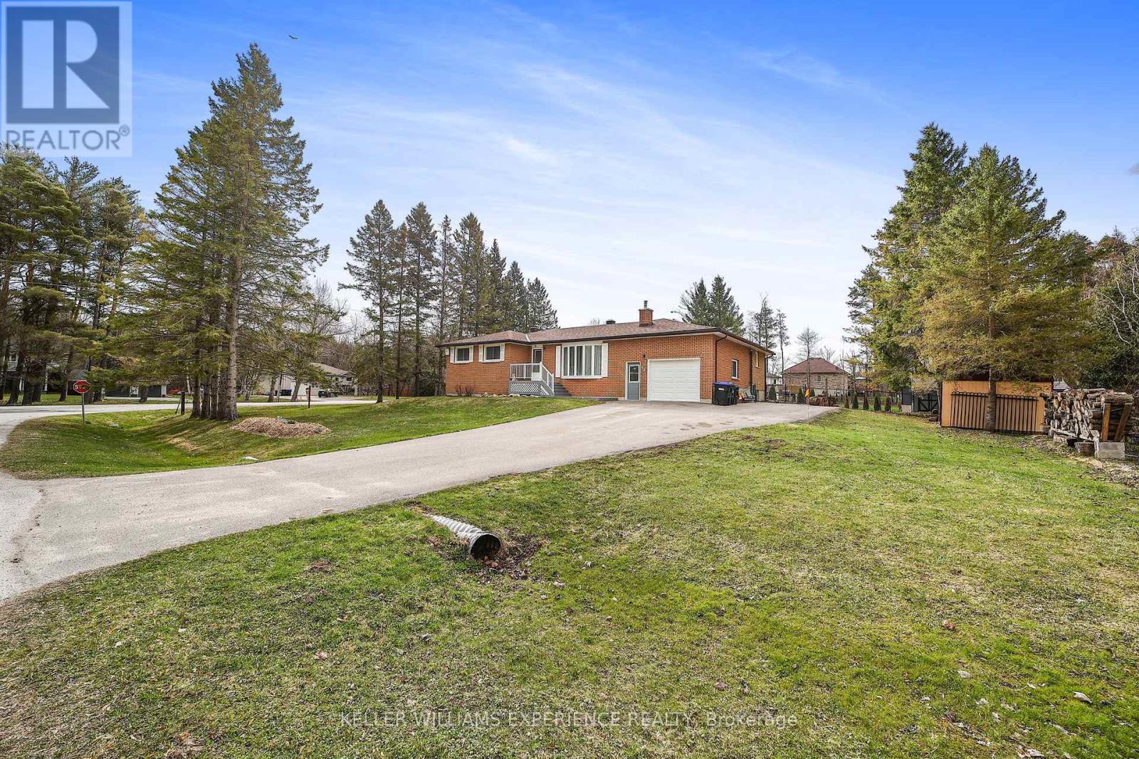 25 Lamers Crescent, Clearview, Ontario  L0M 1N0 - Photo 2 - S12032526