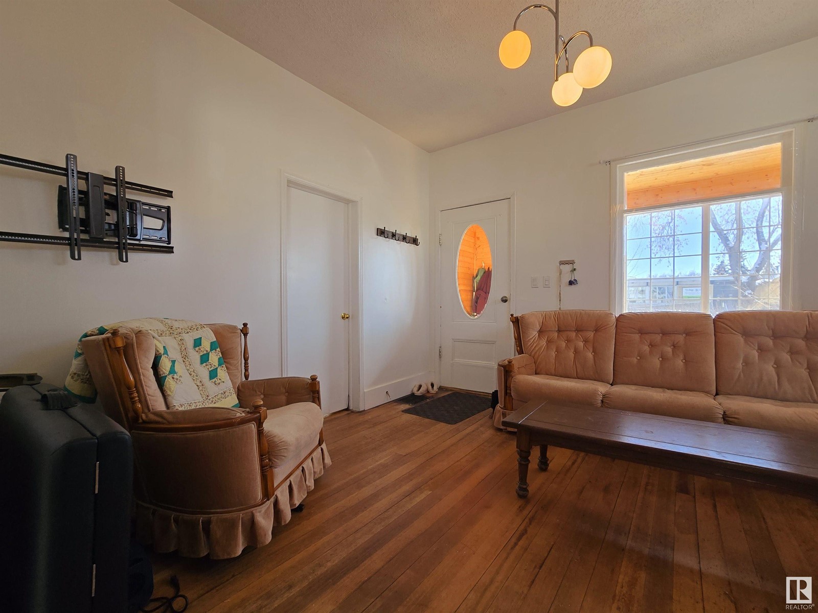 Property at 9426 109A AV NW image 5