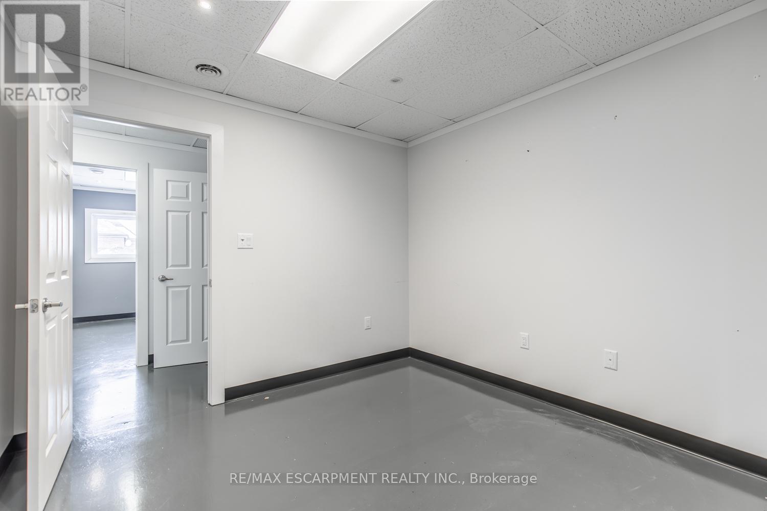 176 Mary Street, Hamilton, Ontario  L8L 4V8 - Photo 19 - X12032167