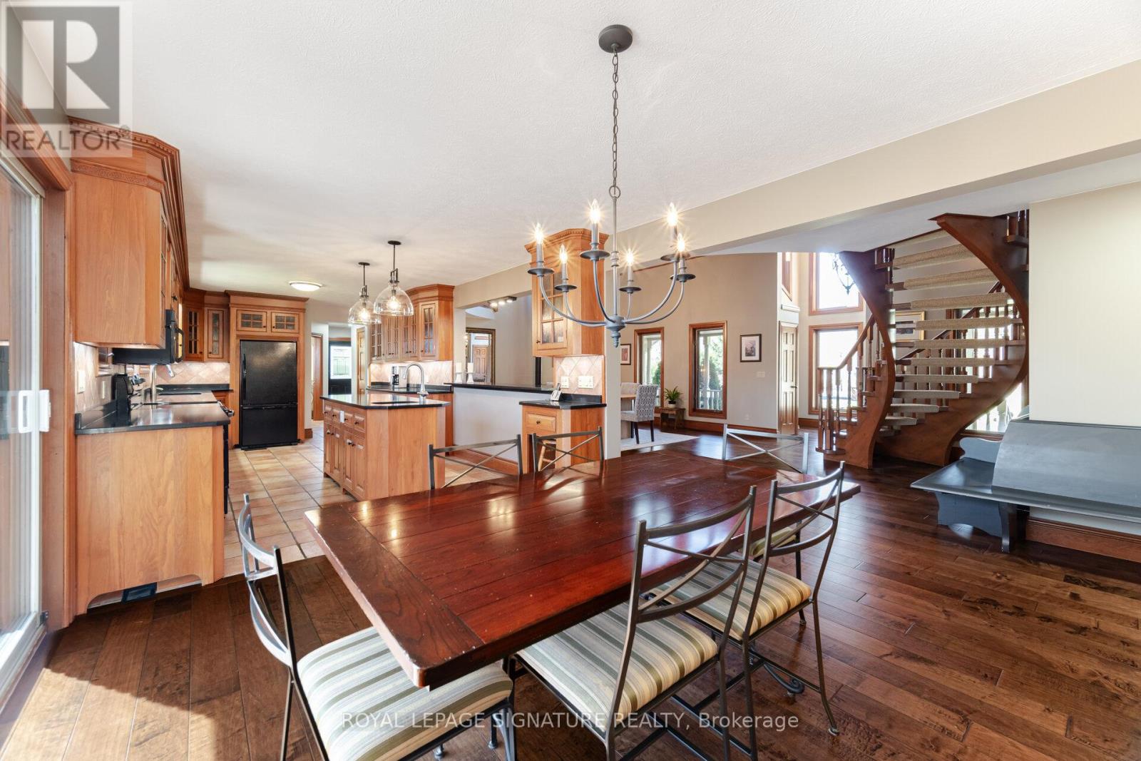 587 Hillcrest Road, Norfolk, Ontario  N3Y 4K1 - Photo 9 - X12091513