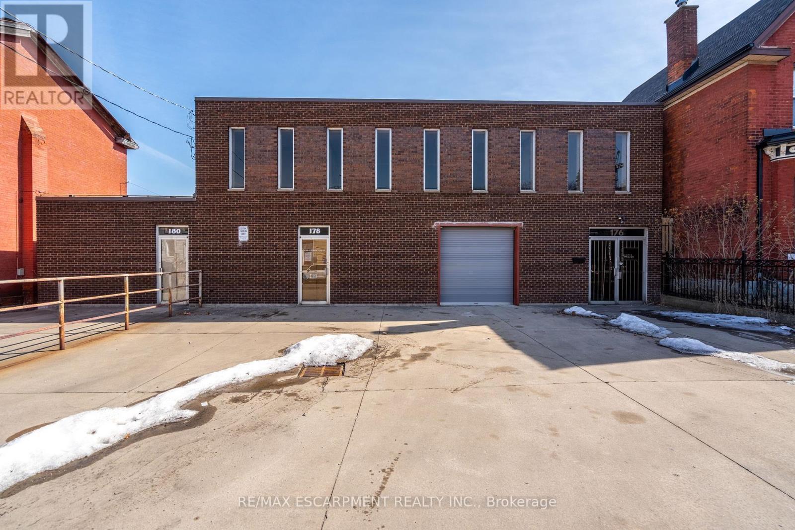 178 Mary Street, Hamilton, Ontario  L8L 4V8 - Photo 2 - X12032203