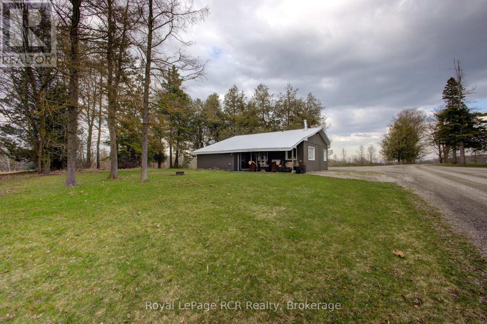 9208 Wellington Rd 14 Road, Wellington North, Ontario  N0G 2E0 - Photo 24 - X12098532