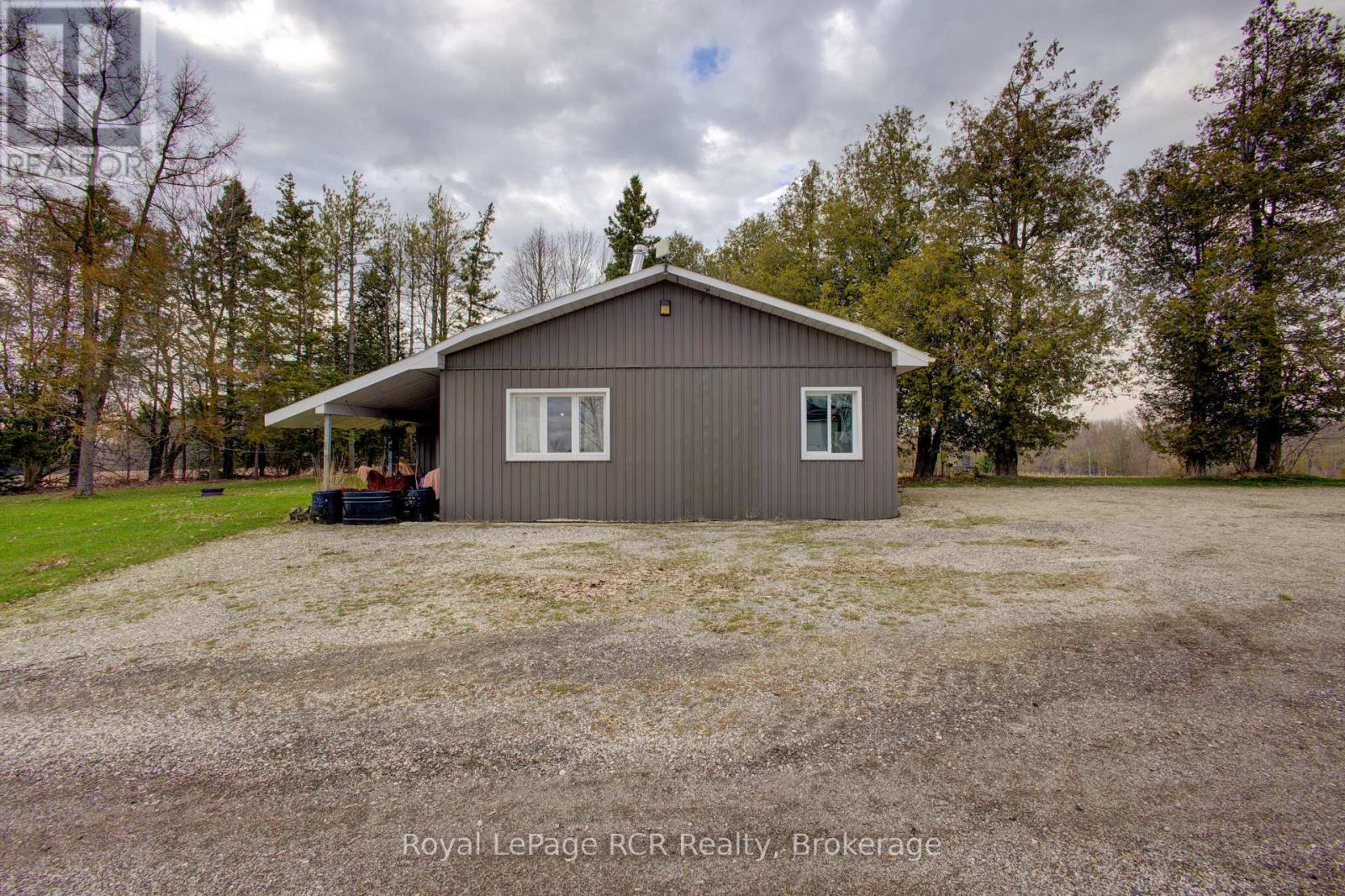 9208 Wellington Rd 14 Road, Wellington North, Ontario  N0G 2E0 - Photo 4 - X12098532
