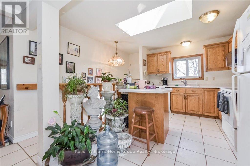 255 Provost Lane, Centre Wellington, Ontario  N1M 2M9 - Photo 10 - X12098551
