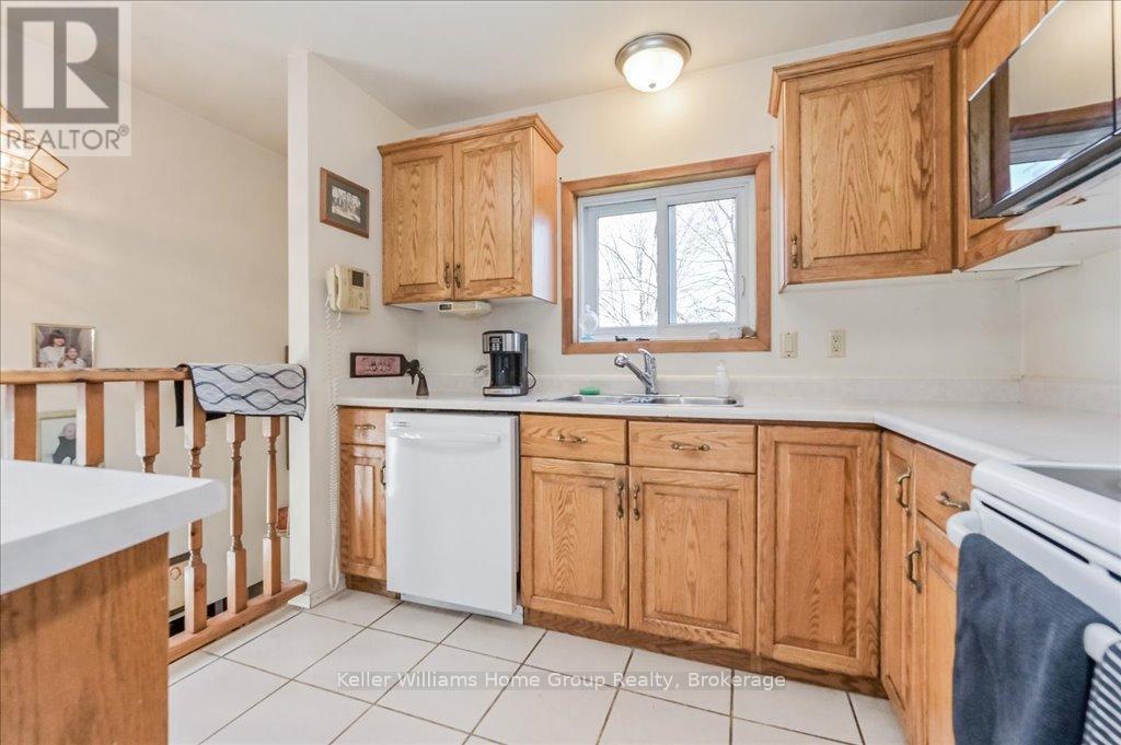 255 Provost Lane, Centre Wellington, Ontario  N1M 2M9 - Photo 11 - X12098551