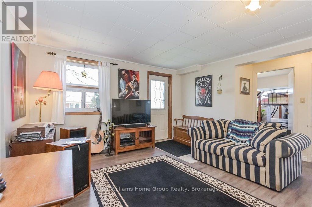 255 Provost Lane, Centre Wellington, Ontario  N1M 2M9 - Photo 9 - X12098551