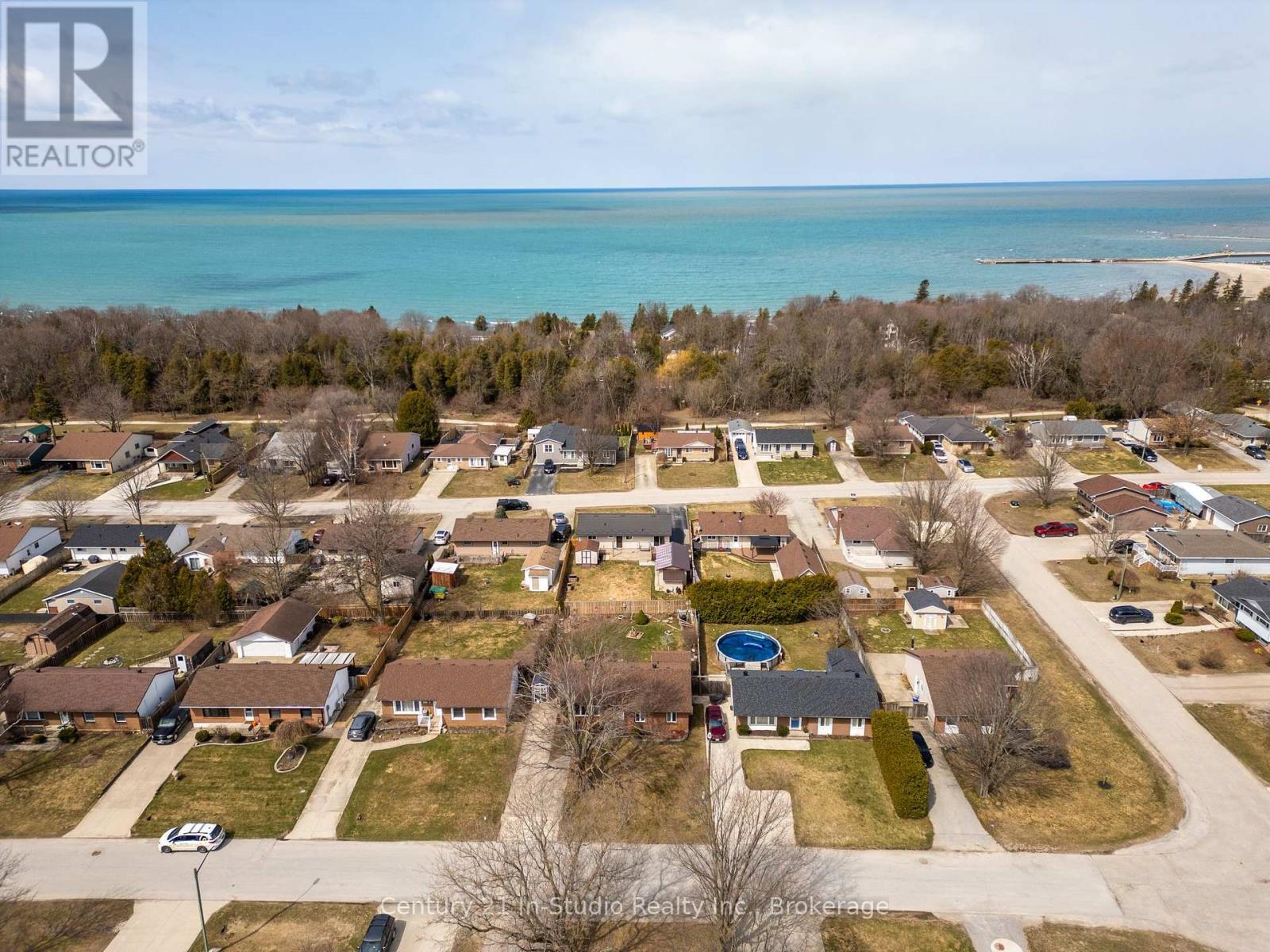 484 Wales Drive, Saugeen Shores, Ontario  N0H 2C1 - Photo 10 - X12098639