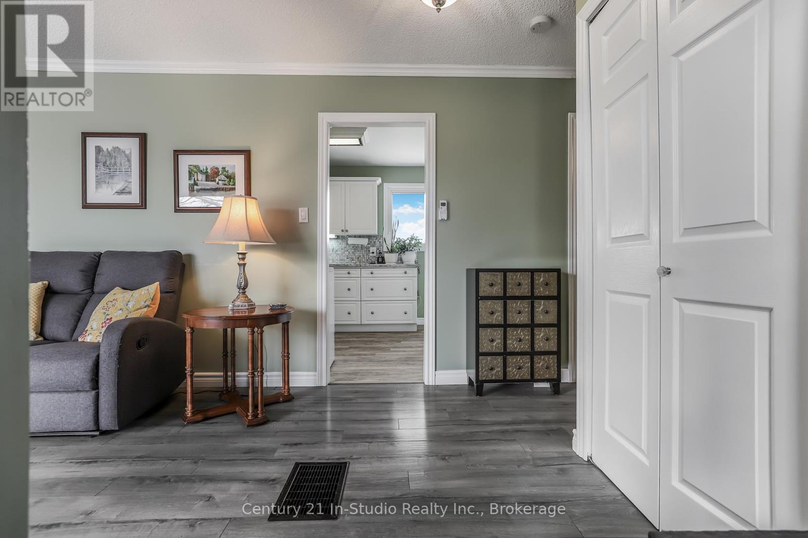 484 Wales Drive, Saugeen Shores, Ontario  N0H 2C1 - Photo 17 - X12098639