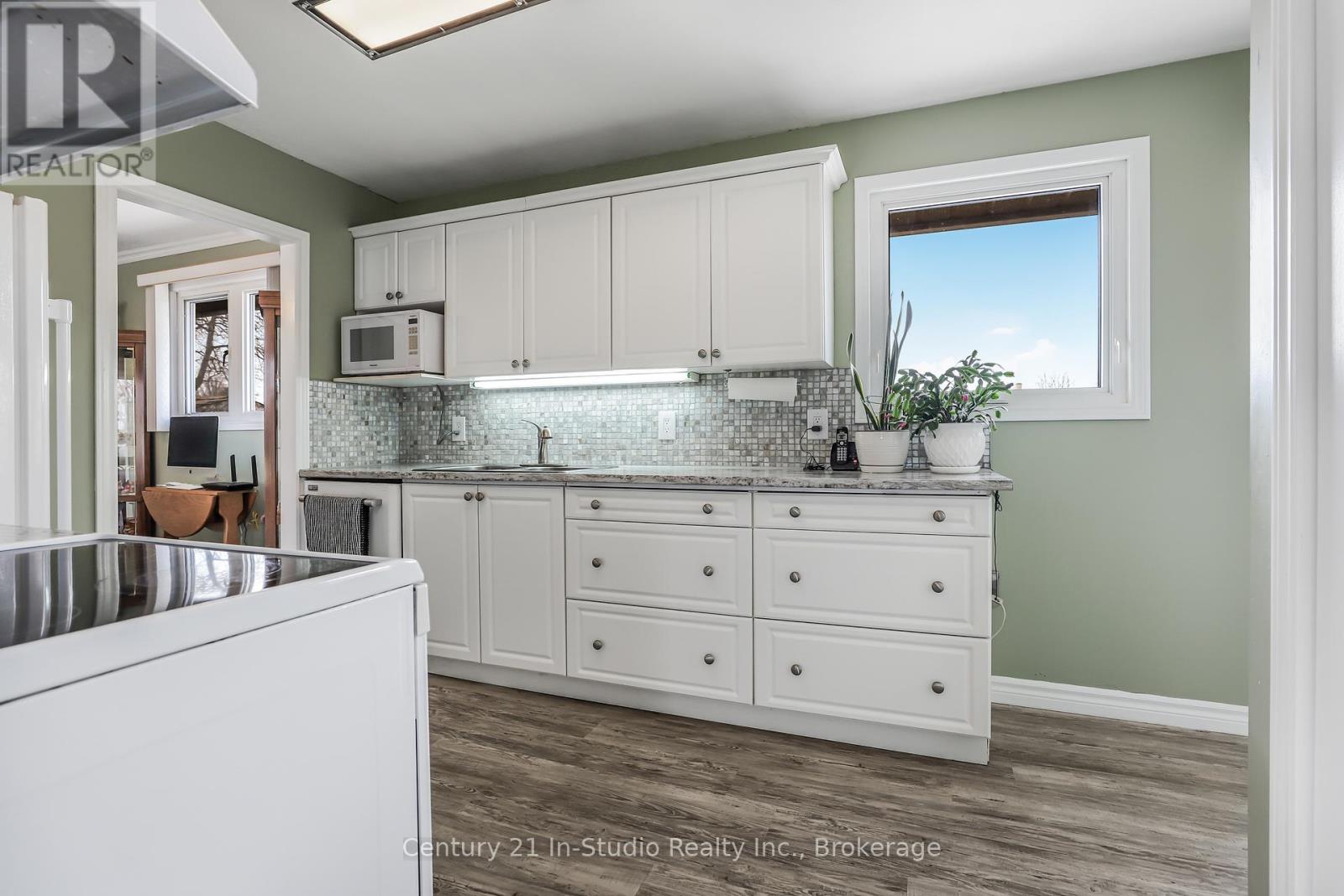 484 Wales Drive, Saugeen Shores, Ontario  N0H 2C1 - Photo 19 - X12098639
