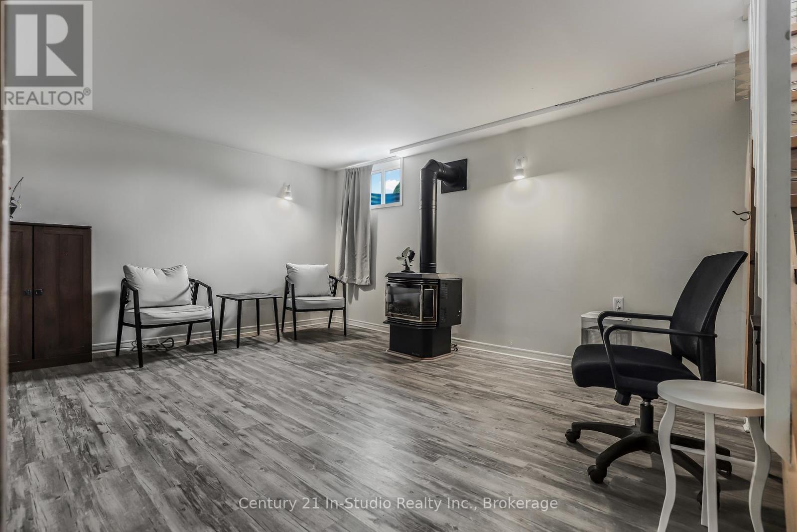 484 Wales Drive, Saugeen Shores, Ontario  N0H 2C1 - Photo 31 - X12098639