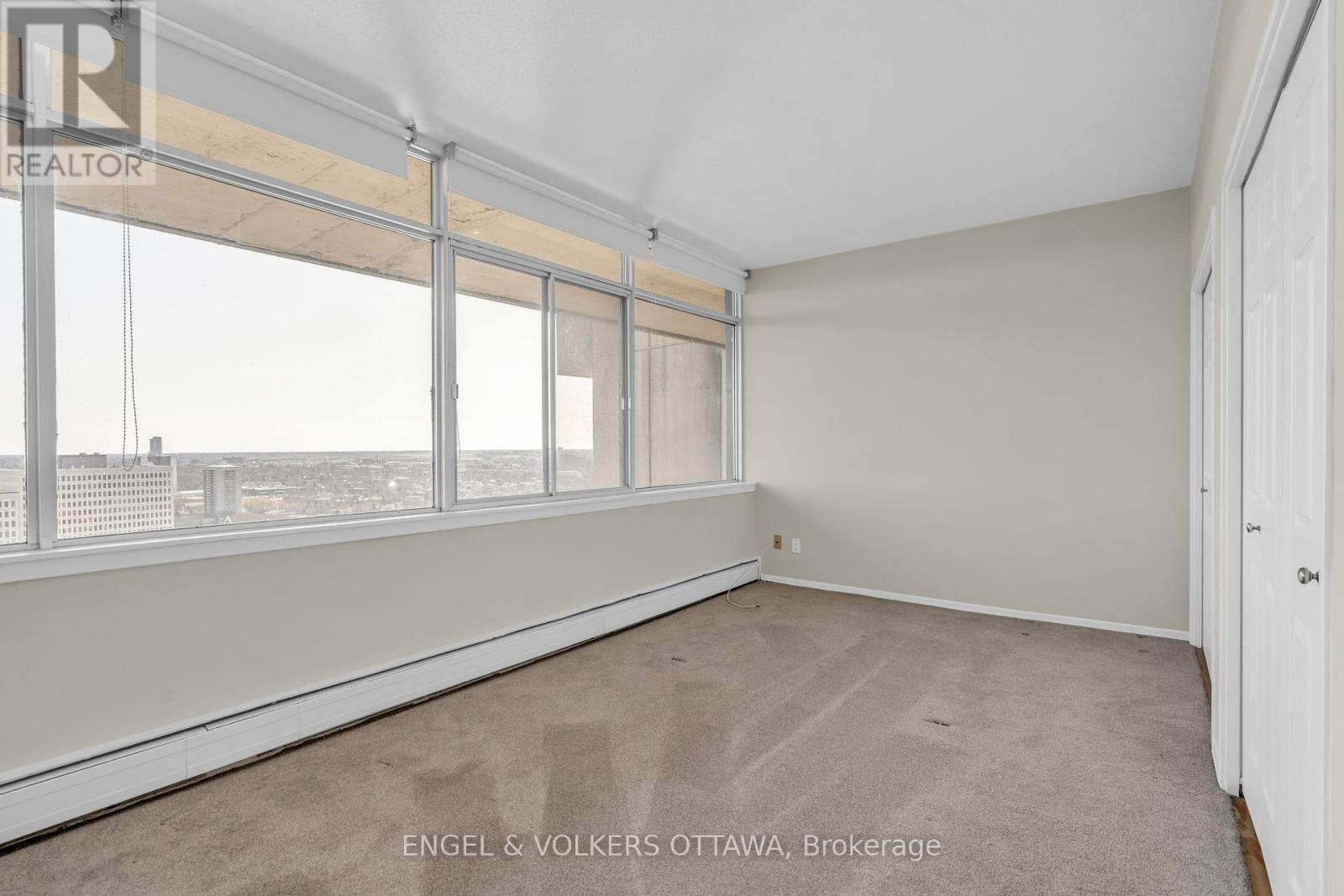 2404 - 400 Stewart Street, Ottawa, Ontario  K1N 6L2 - Photo 14 - X12098528
