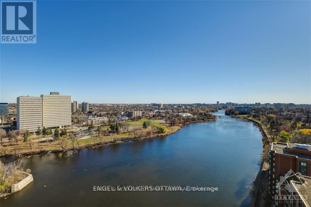 2404 - 400 Stewart Street, Ottawa, Ontario  K1N 6L2 - Photo 19 - X12098528