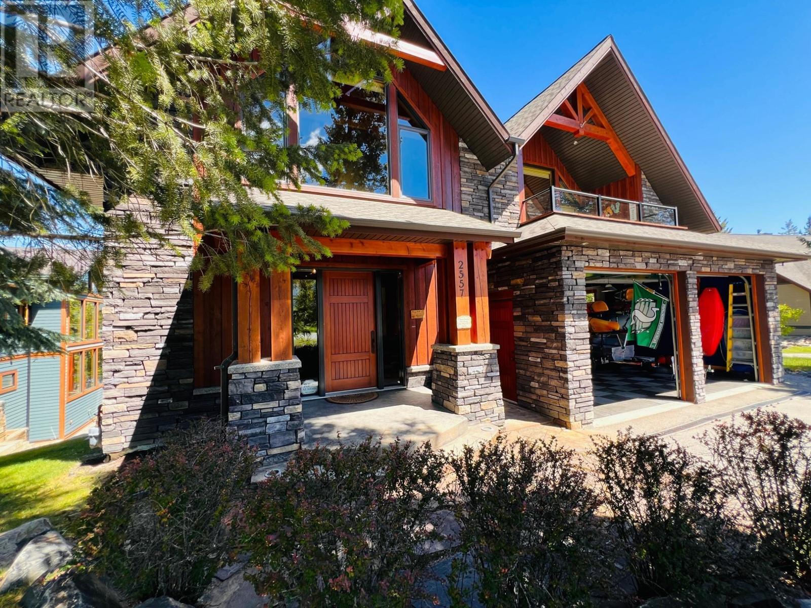 2557 LEDGEROCK Ridge, Invermere, British Columbia