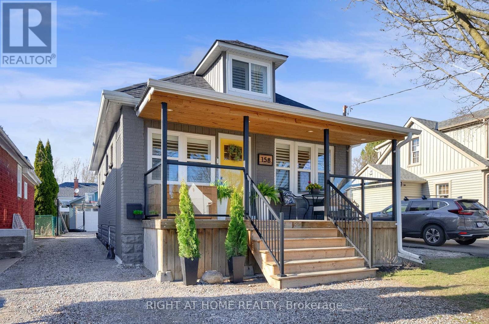 158 STACEY AVENUE, Oshawa, Ontario