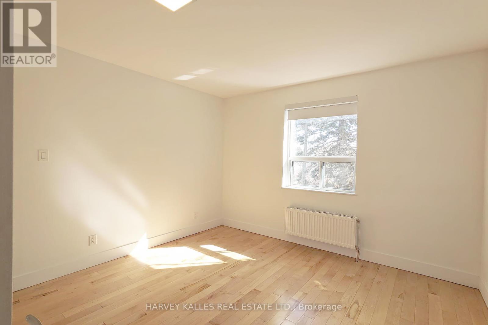 10 - 2901 St Clair Avenue E, Toronto, Ontario  M4B 1N5 - Photo 11 - E12098584