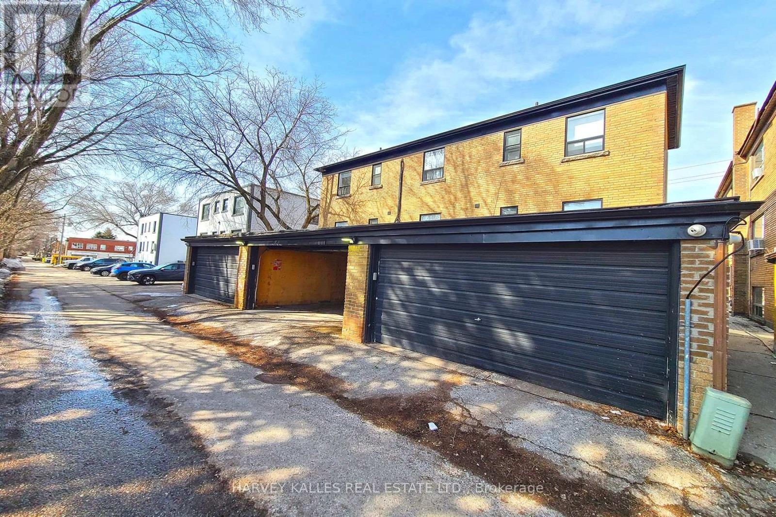10 - 2901 St Clair Avenue E, Toronto, Ontario  M4B 1N5 - Photo 2 - E12098584