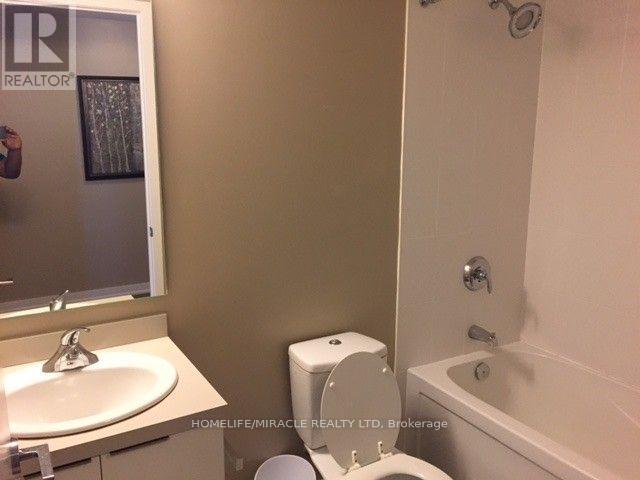 1408 - 14 York Street, Toronto, Ontario  M5J 0A9 - Photo 2 - C12098241