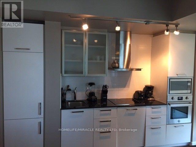 1408 - 14 York Street, Toronto, Ontario  M5J 0A9 - Photo 3 - C12098241